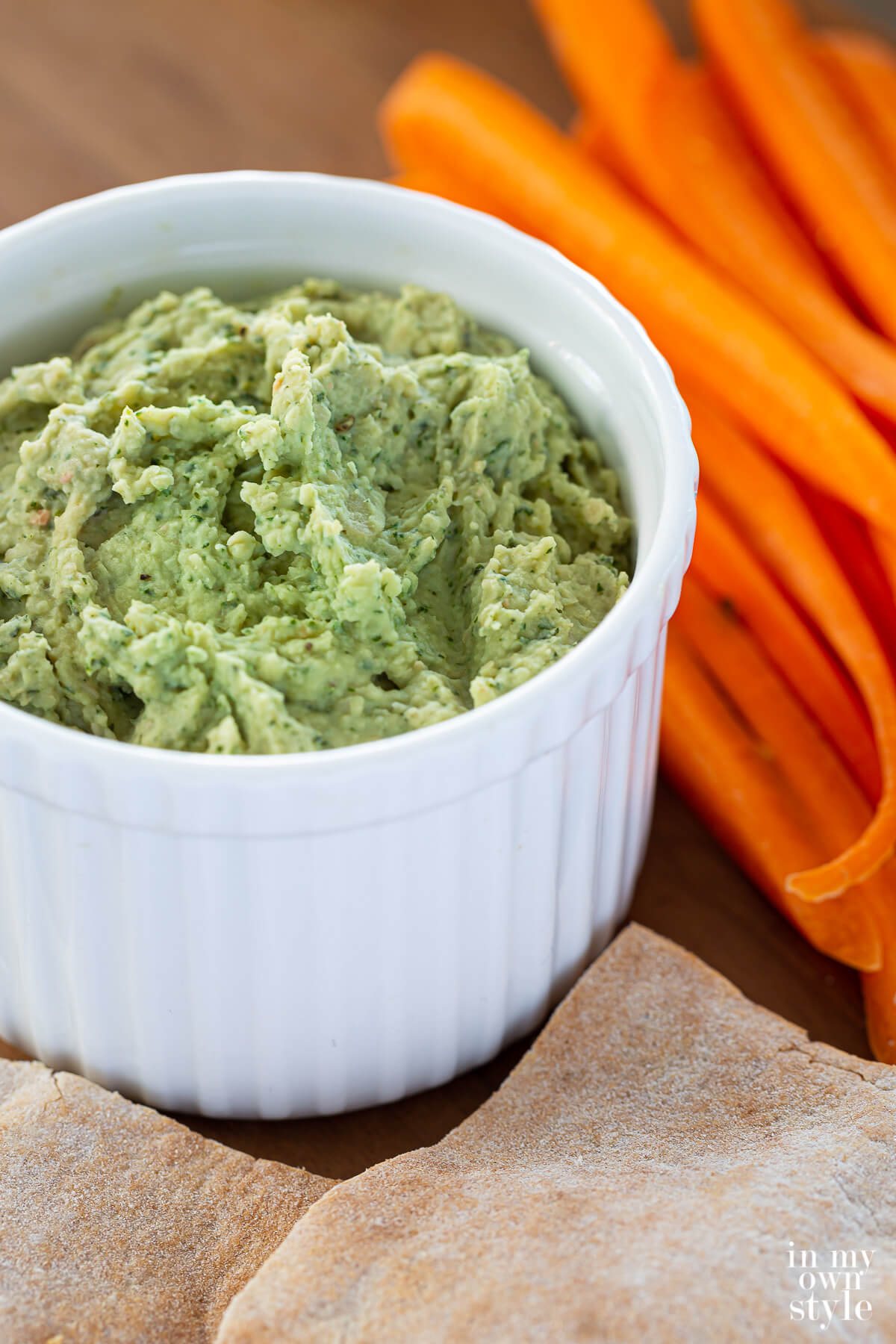 Vegan No Oil White Bean & Basil Hummus
