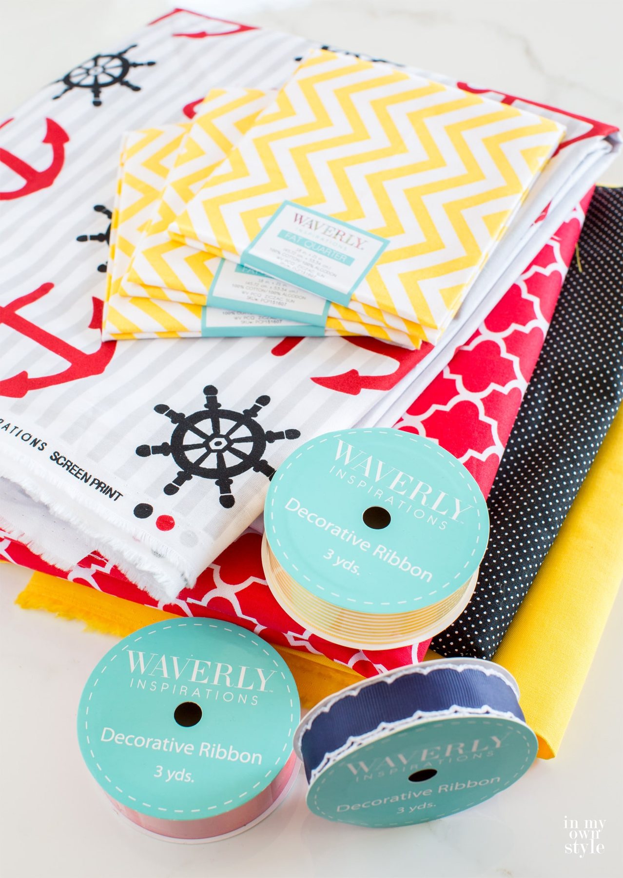 How to Make an Outdoor No Sew Round Tablecloth