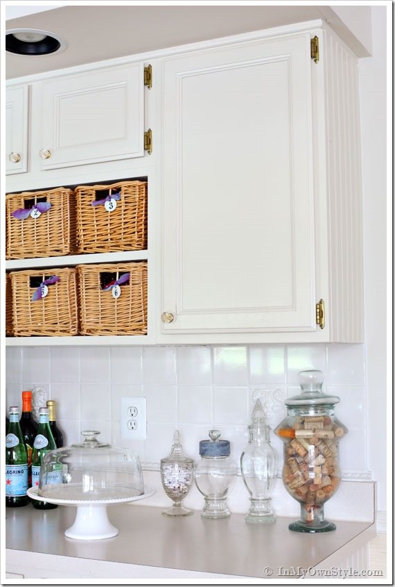 Easy Kitchen-Decorating-Ideas using fabric
