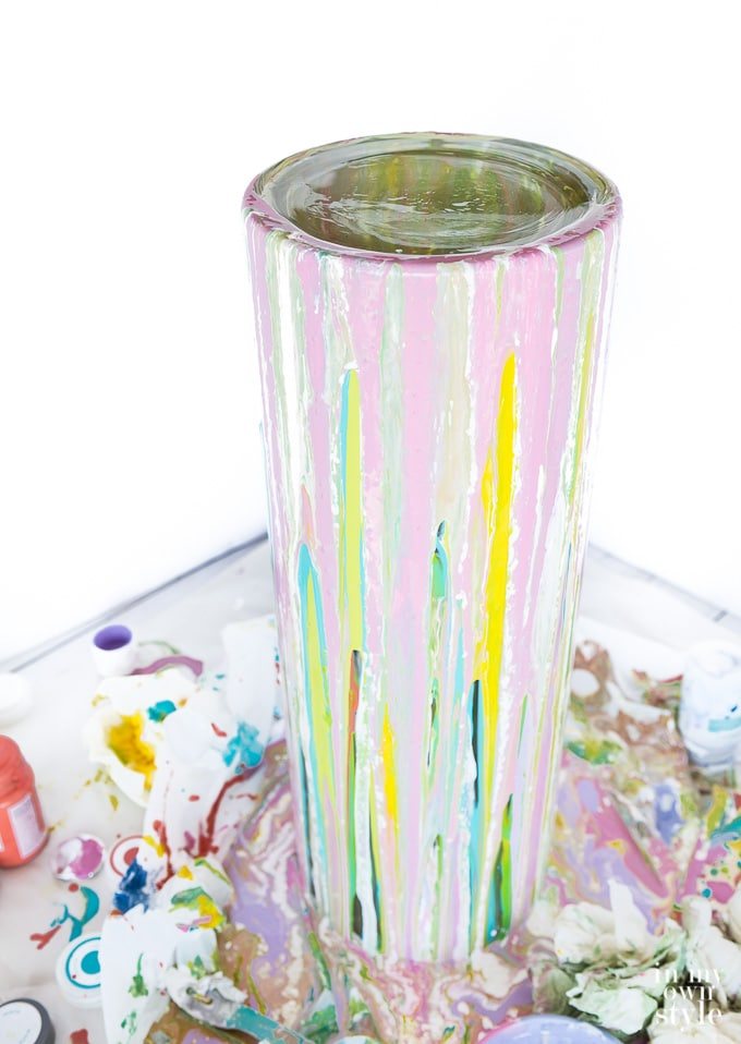 How to paint a glass vase to look like a modern art piece