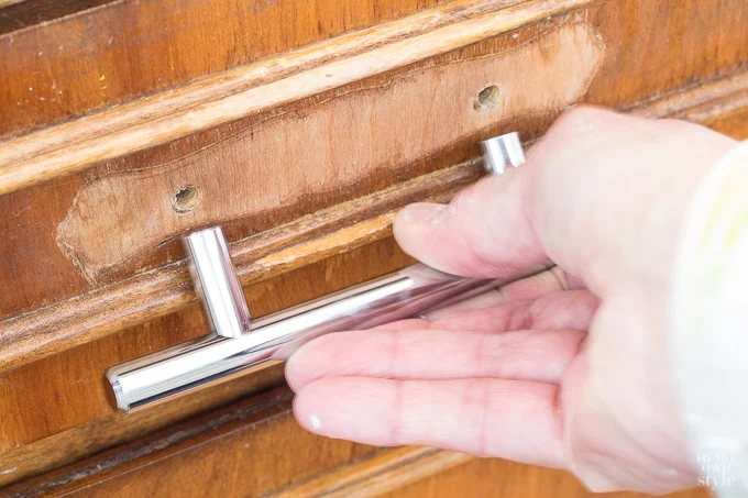 kitchen-cabinet-hardware updating