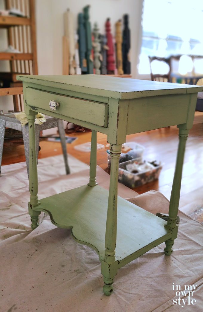 MMS-Milk-paint-in-Luckett's-Green-and-Boxwood