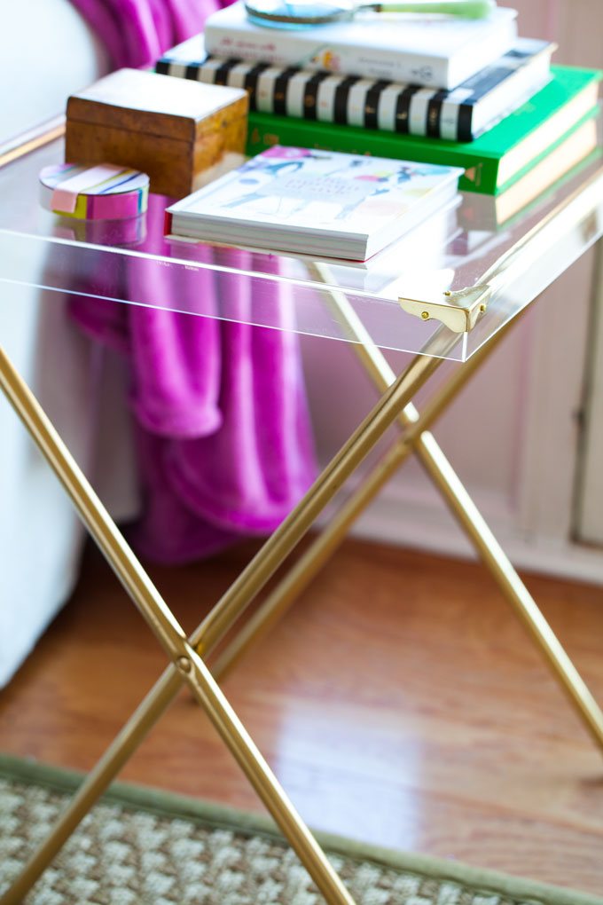 Decorating-with-side-chair-tables