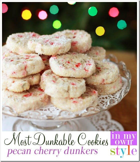 Christmas cookie recipe that will become family favorites. These are easy to make and taste delish when dunked into coffee, tea or a big glass of milk. | Oducu