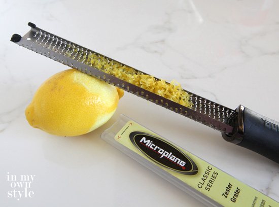 How-to-grate-lemon-peel