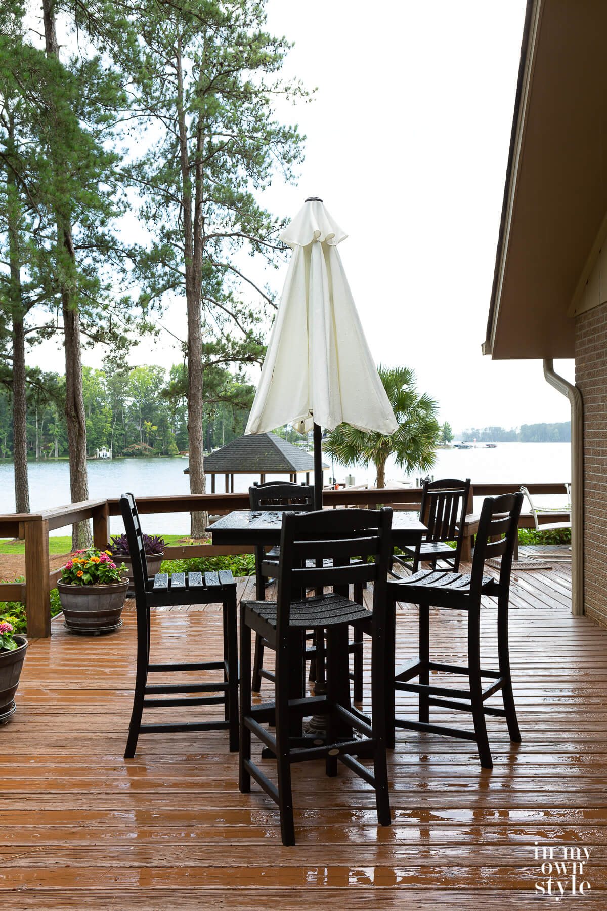 POLYWOOD outdoor furniture is the best for so many reasons. The furniture is built to last and undergoes rigorous testing to ensure the furniture won't splinter, crack, peel, or rot no matter what the weather conditions are. It is maintenance free and made of 99% recycled materials.