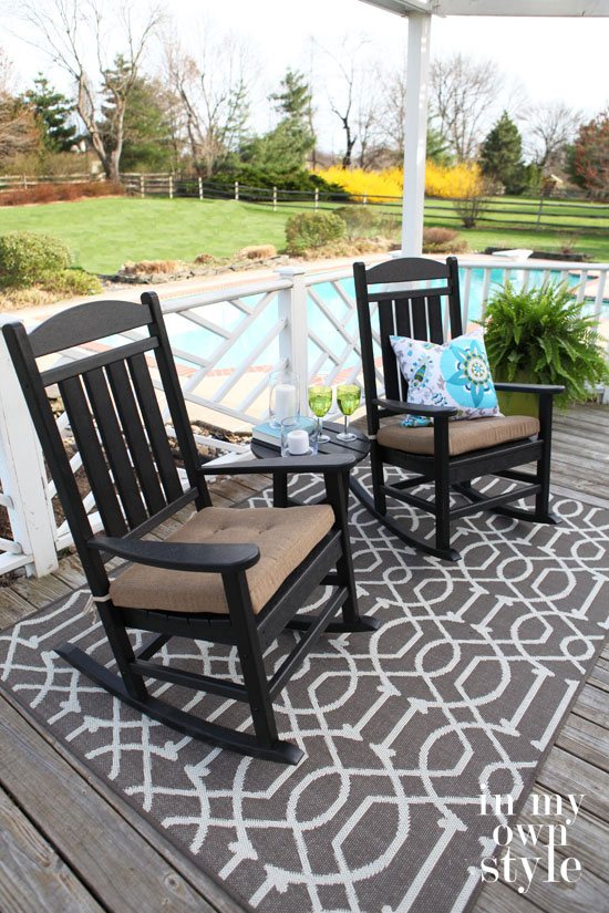 Polywood-Outdoor-Furniture-made-from-milk-cartons