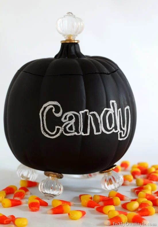 Pumpkin--Carving-Ideas-Candy-Jar-with-lid-and-feet-using-cabinet-knobs