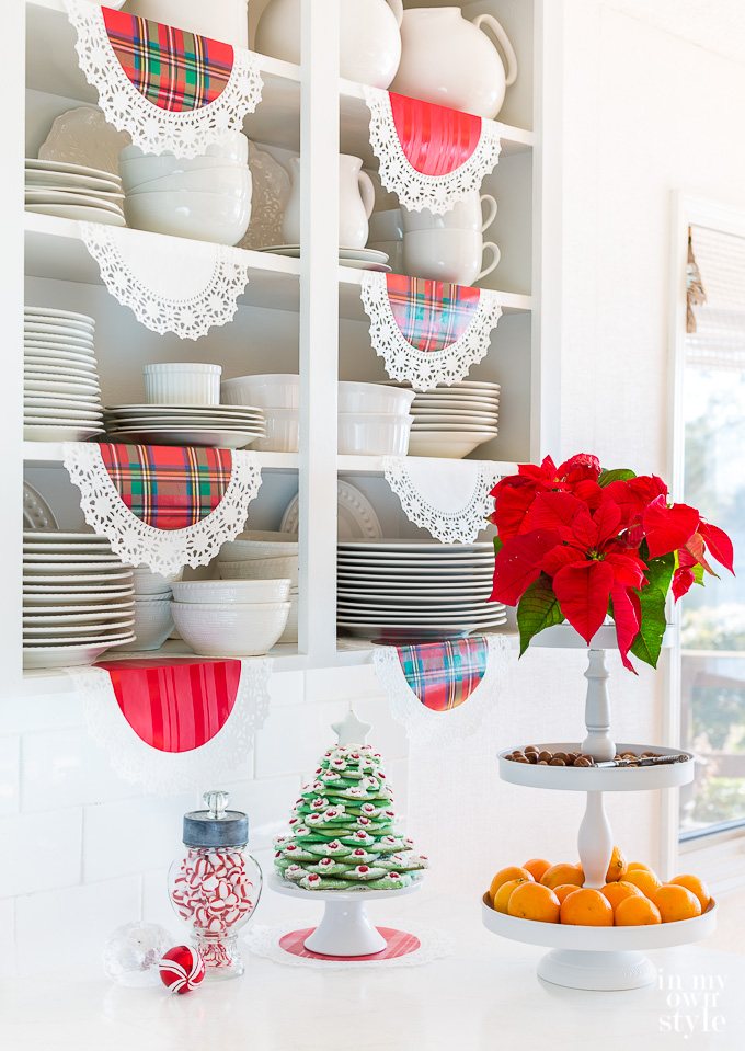 Christmas decorating ideas for a kitchen.