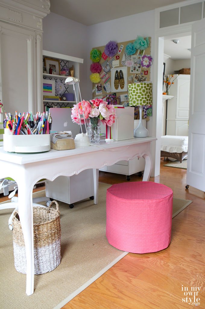 Color-pops-in-a-room