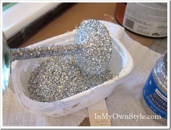 How to glitter a glass for your hoilday table