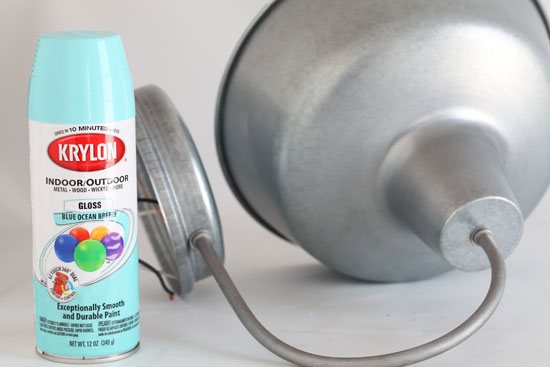 How-to-spray-paint-a-metal-light