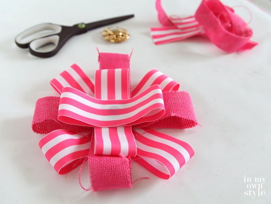How-to-make-a-ribbon-looped-bow