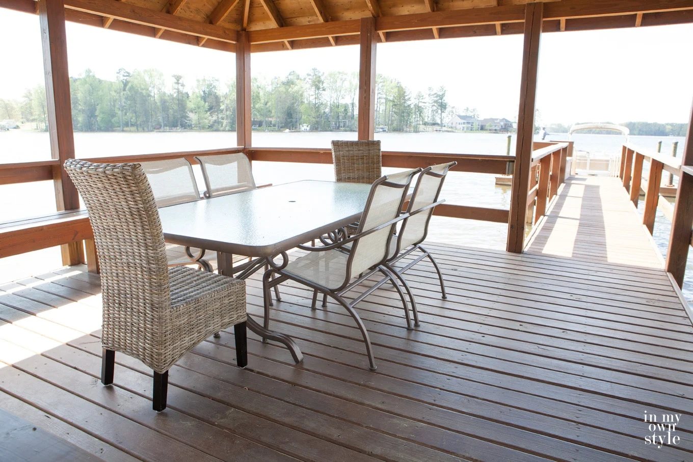 lake house living
