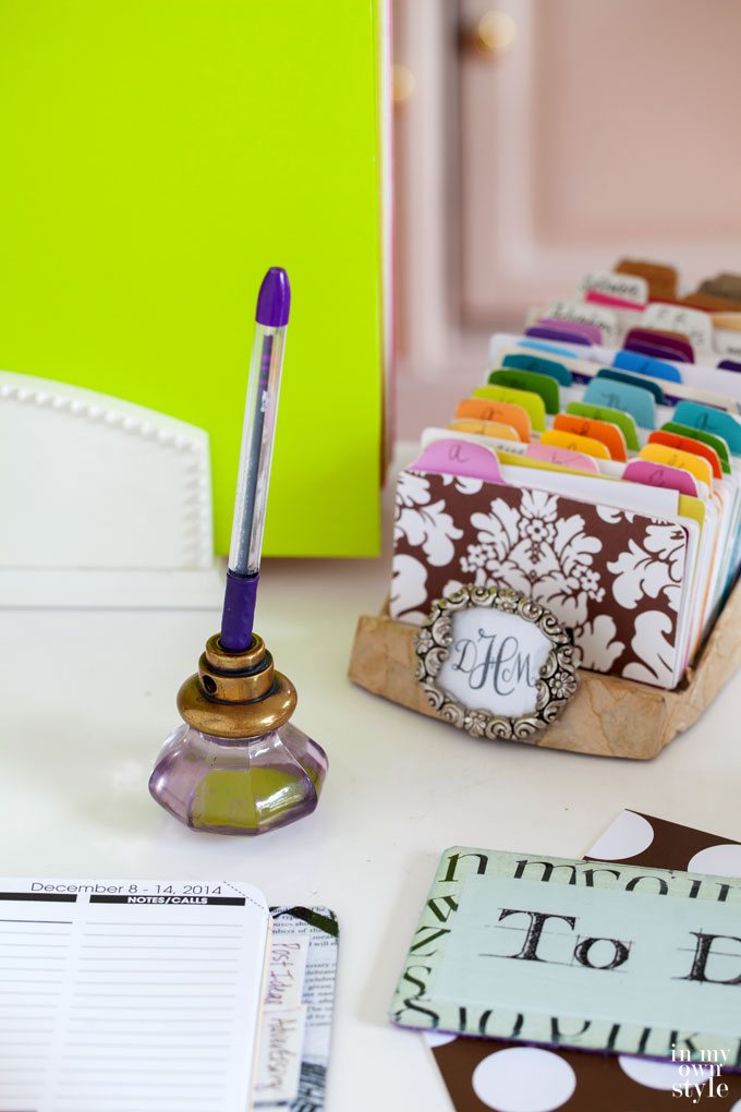Repurpose-a-door-knob-into-a-pen-holder