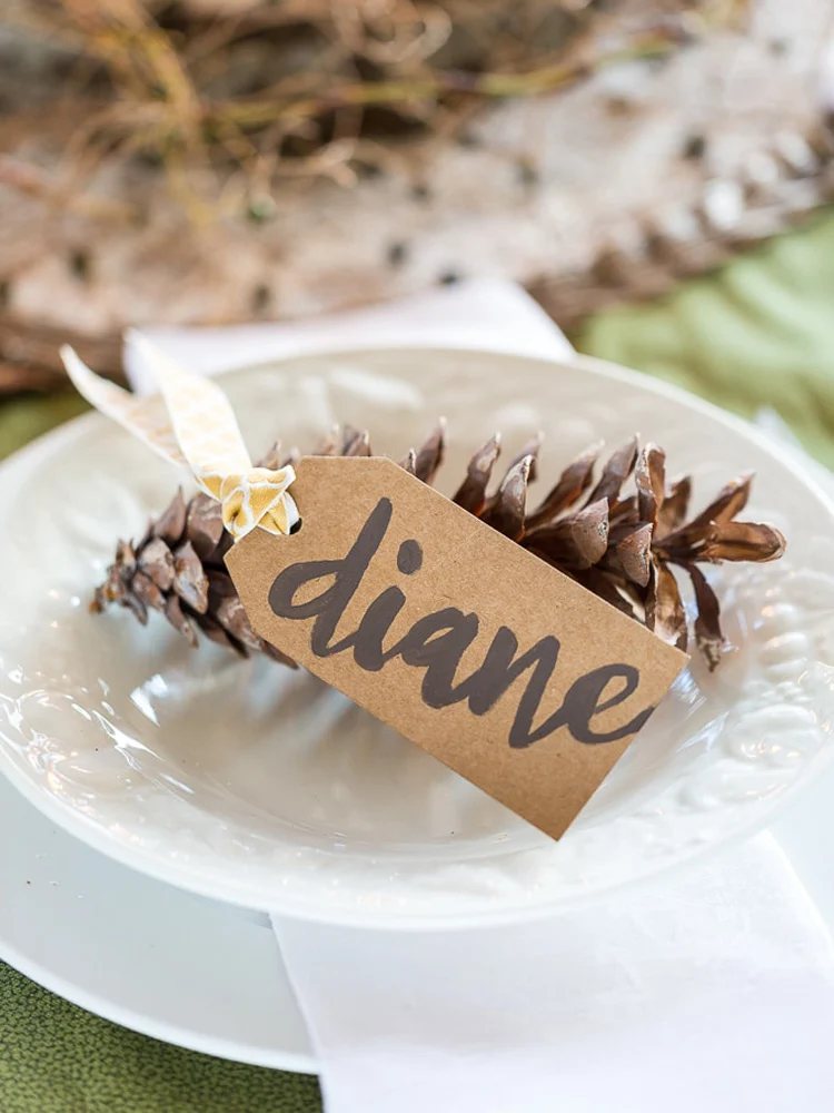 8 Easy Thanksgiving Place Card Ideas That Will Make Your Guests Feel Special