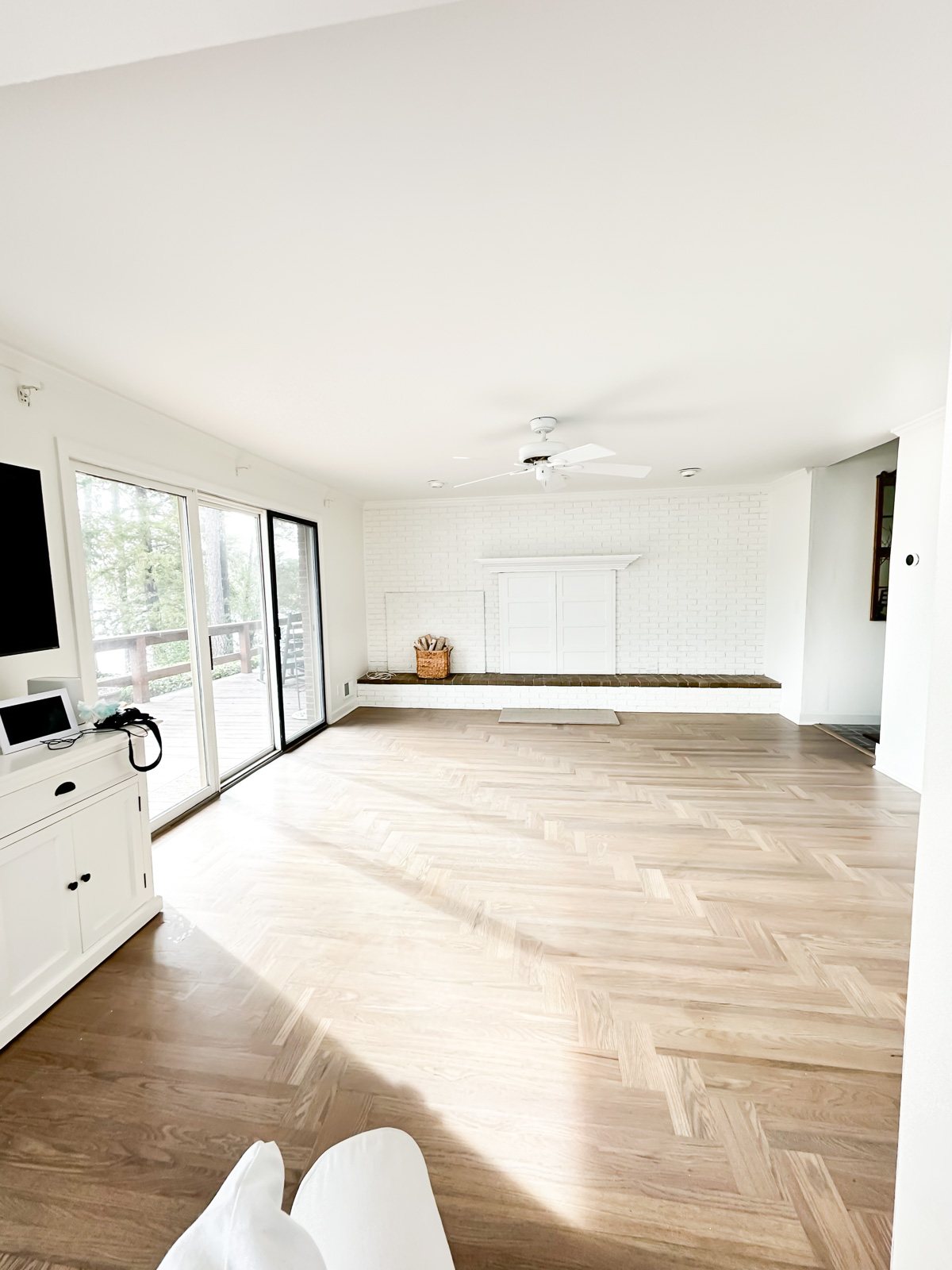 empty living room after ceiling makeover.