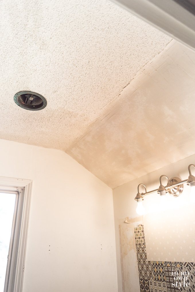 What Tool To Use To Remove a Popcorn Ceiling?