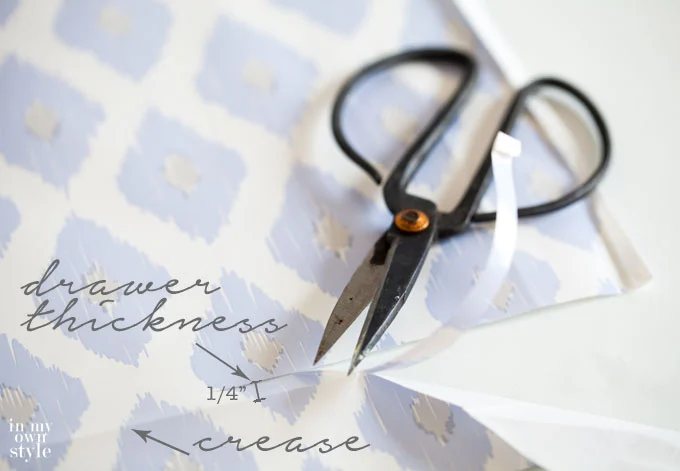 How to measure and line a drawer with paper the easy way