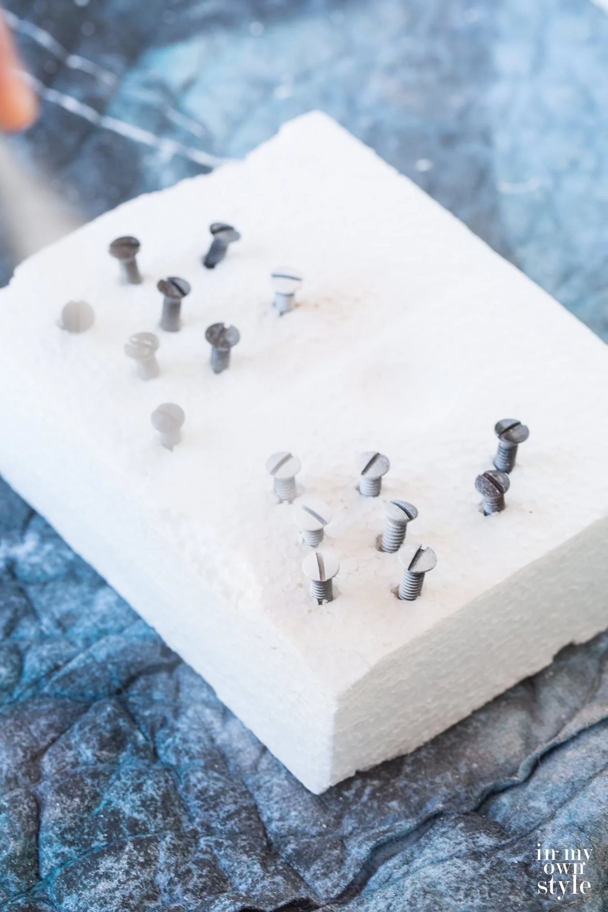 How-to-paint-nails-and-screws-the-easy-way