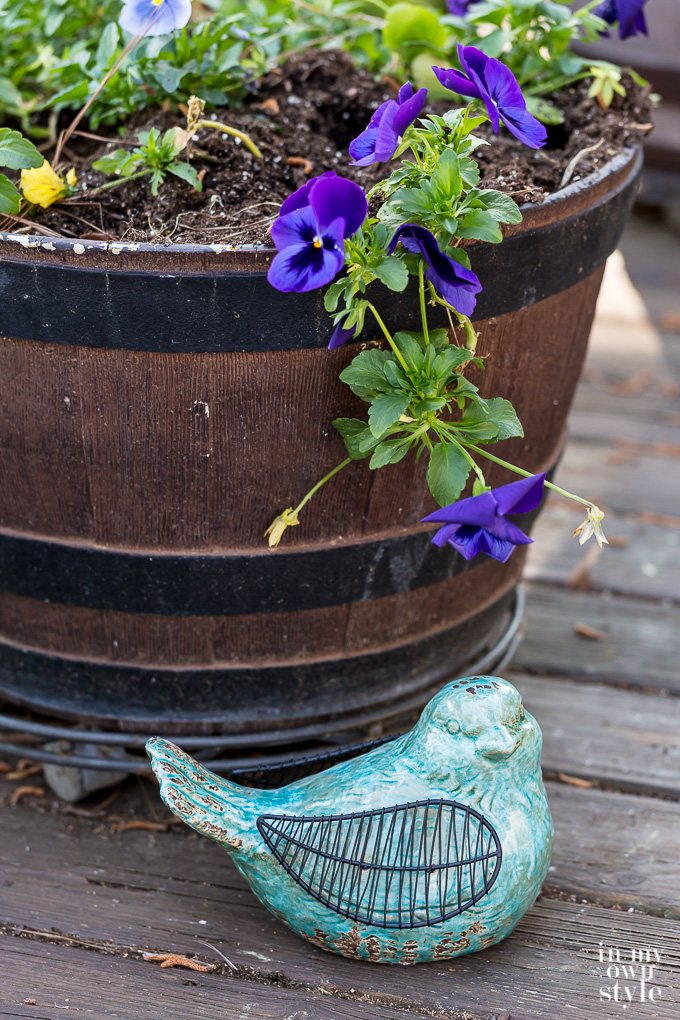 Ceramic songbird from the Trisha Yearwood Home Collection exclusively at Tractor Supply.