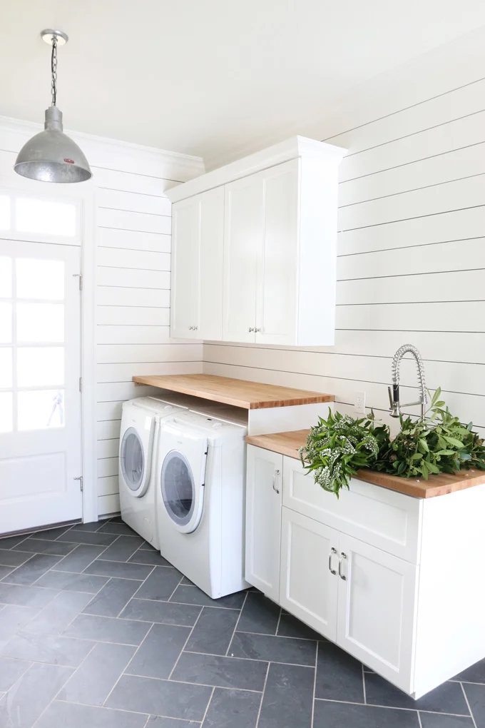 How to Paint a Ceiling Light Fixture