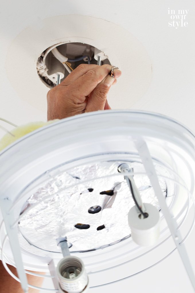 How to wire a ceiling light fixture