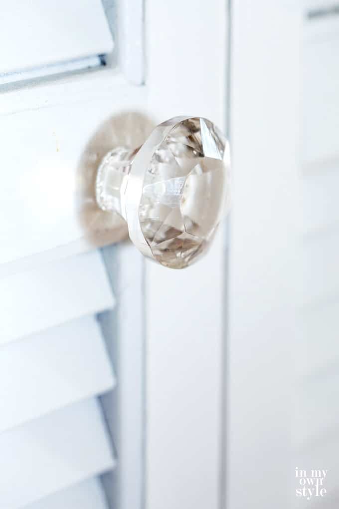 Inexpensive glass door knob