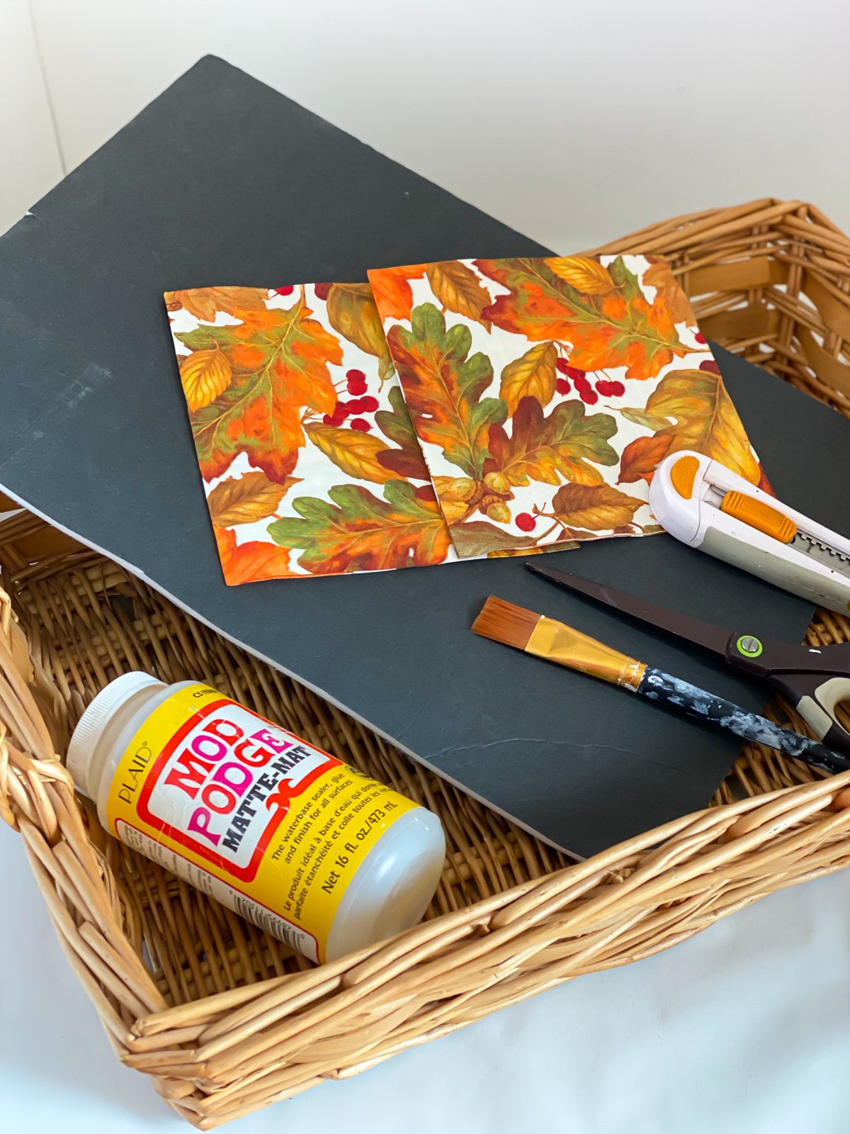 supplies needed to make a wicker tray basket liner
