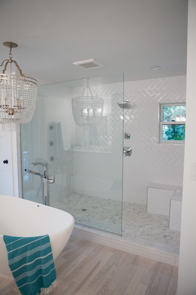 Master-Barthroom-in-the-HGTV-Dreamhouse-2016