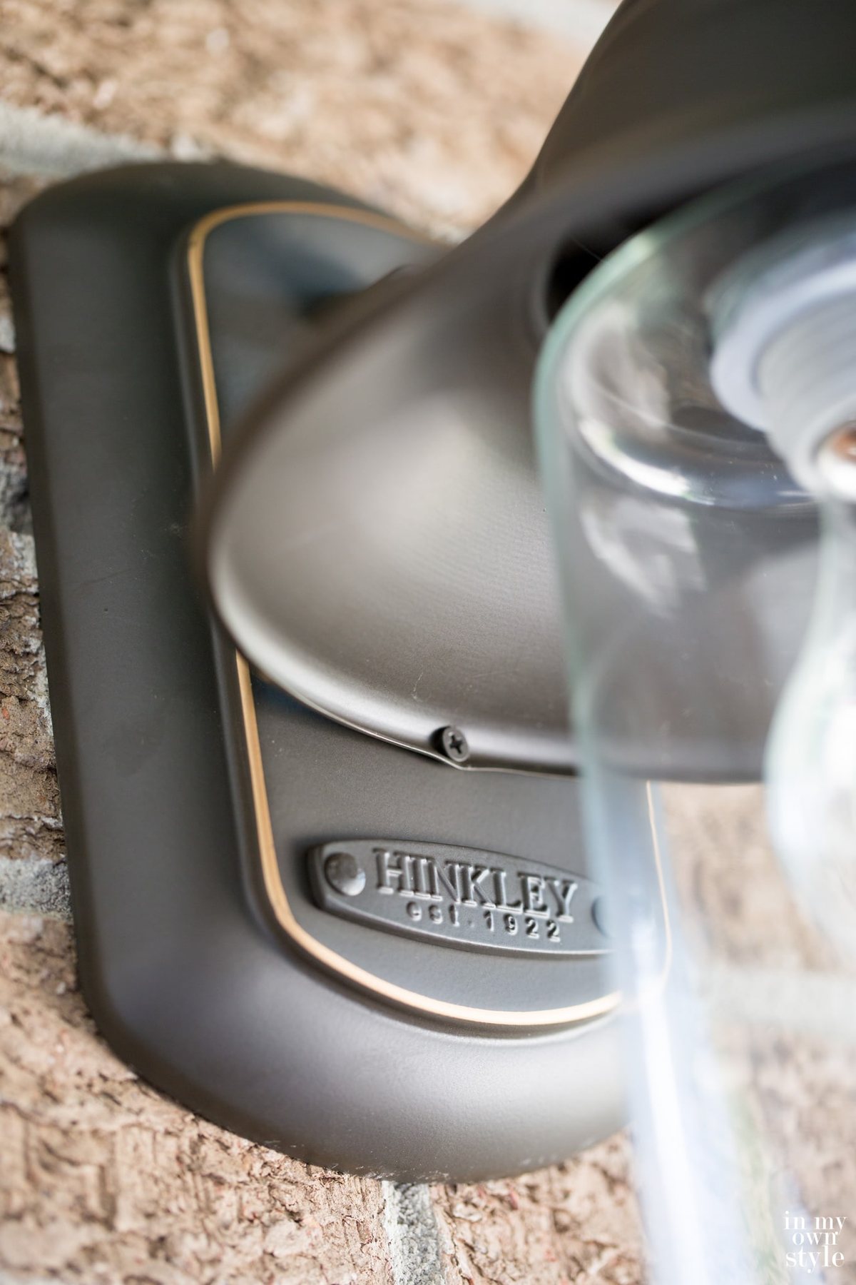 Hinkley-Outdoor-Light