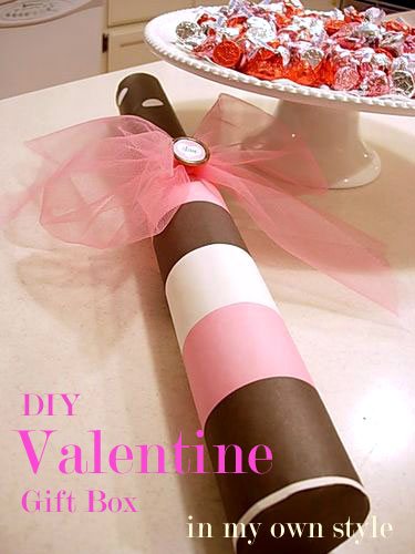 Valentine-Gift-box made from a paper towel tube