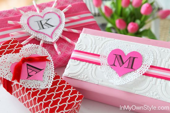 Valentine-Gift-Wrapping-Ideas-with-Free-Printable-Valentines