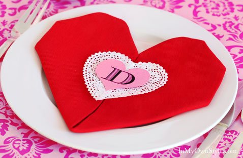 Valentine-Heart-Napkin-Folding steps