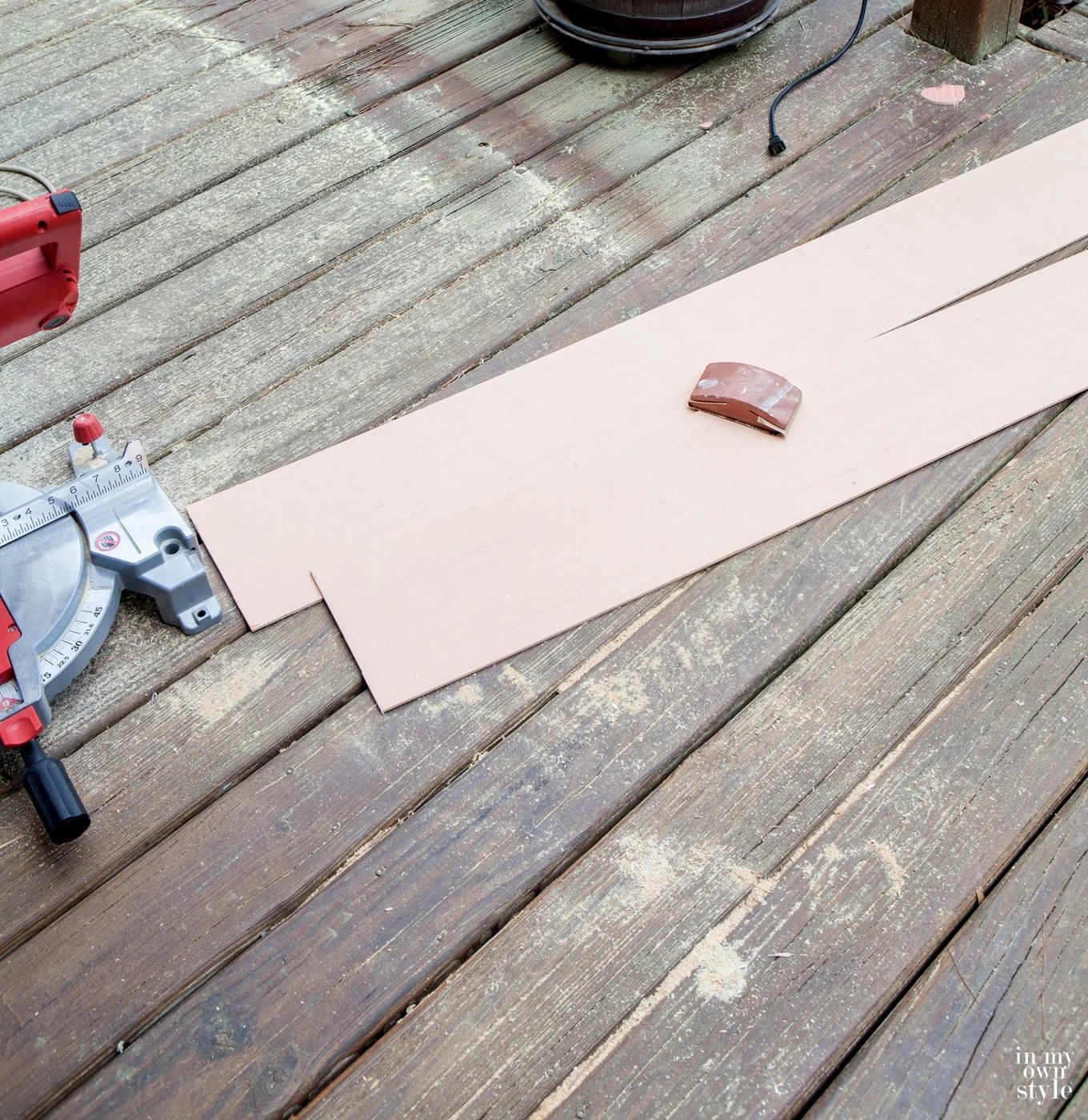 how-to-use-plywood-to-make-wall-shiplap style planks