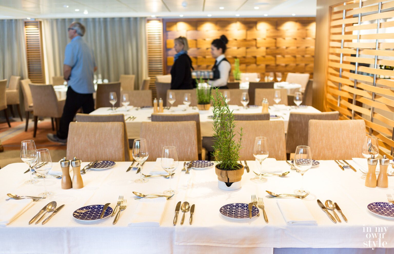 The dining room on the Viking Kadlin