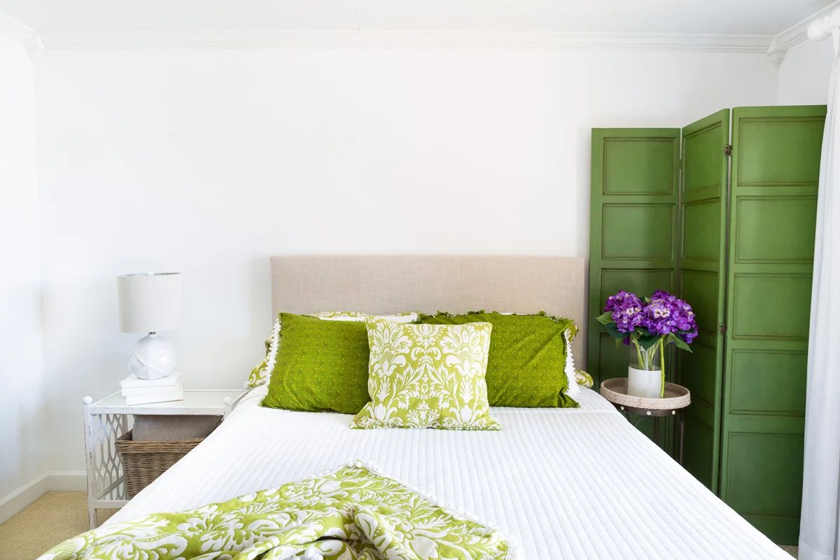 Plain painted wall before Sampling-Love-&-Design-wallpapers