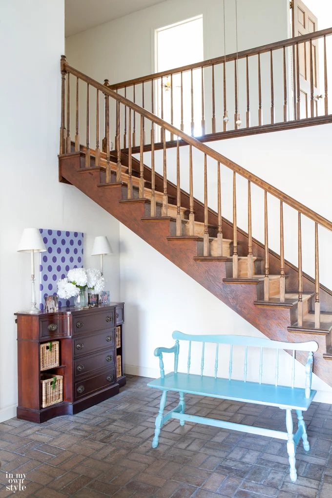 Foyer decorating