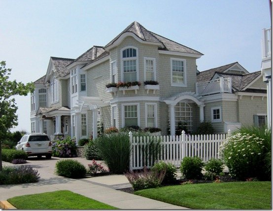 Pale-green-Ocean-front-home