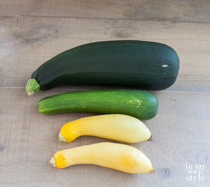 What to Make with Zucchini? Garlic Shrimp Zoodles