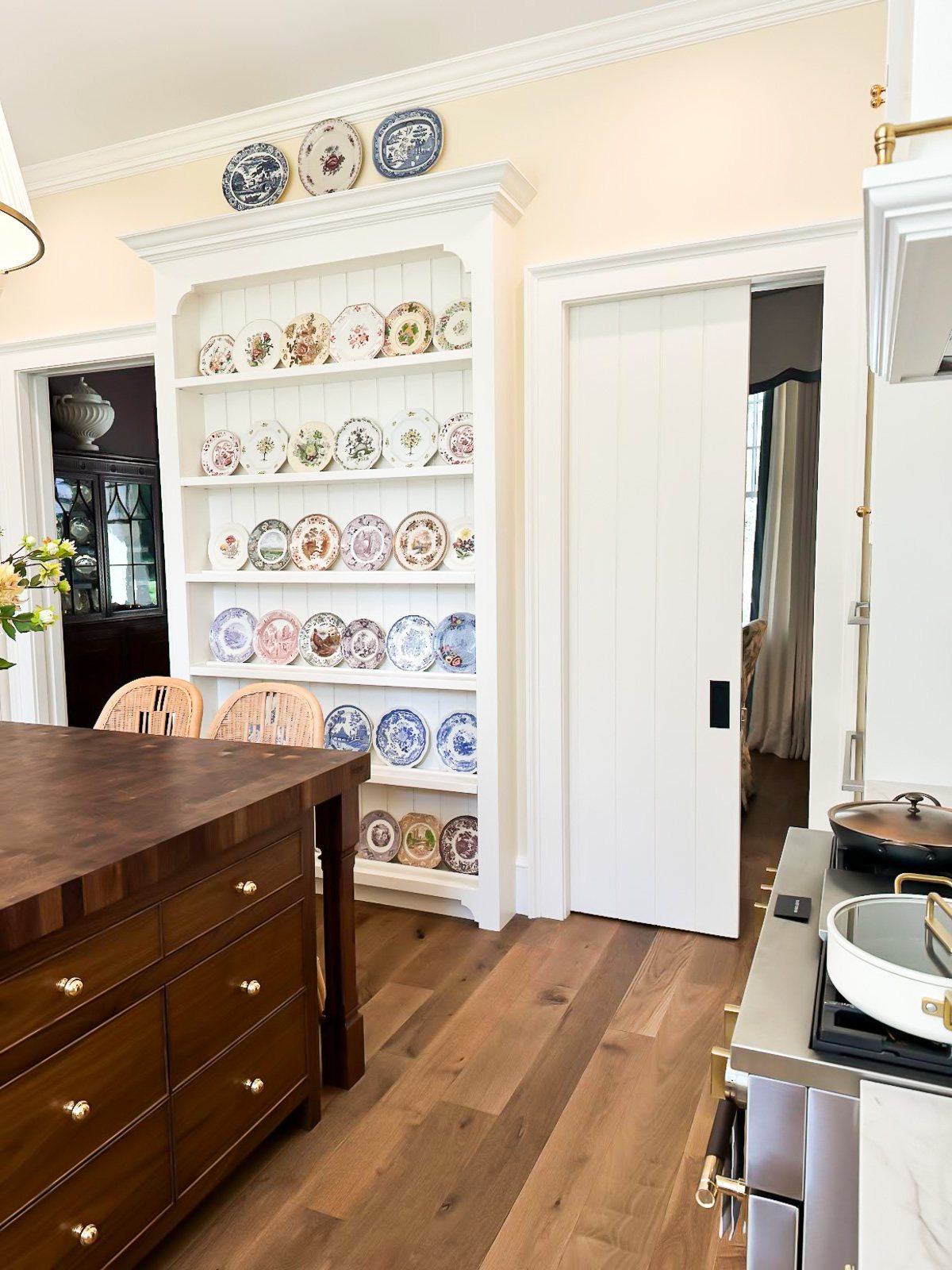 2025 Southern Living Idea House kitchen plate wall.