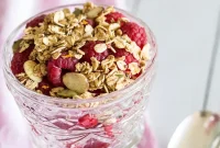 Light and Crunchy Fat-Free Granola