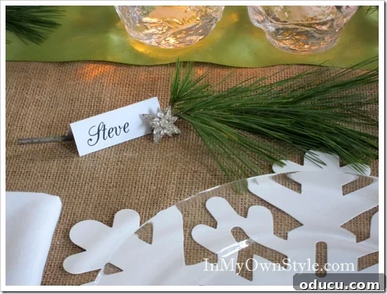 Place-card-pine-and-gliitz DIY place card ideas with pine and glitter for Christmas