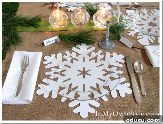 Table-snowflake-placemats Christmas table setting with snowflake placemats and Kosta Boda snowballs