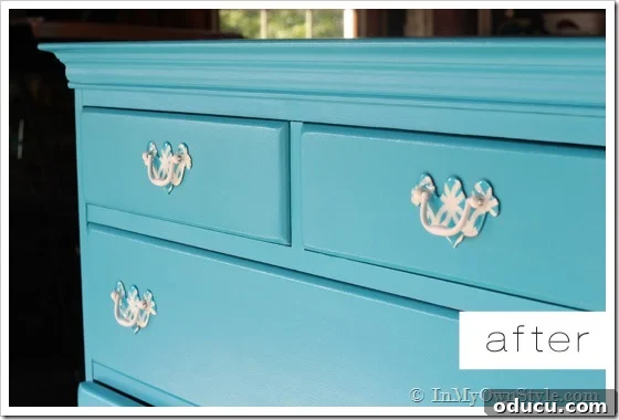 Drawer-pulls-after Before and After Furniture Transformations AFTER dresser painted turquoise with new drawer pulls.