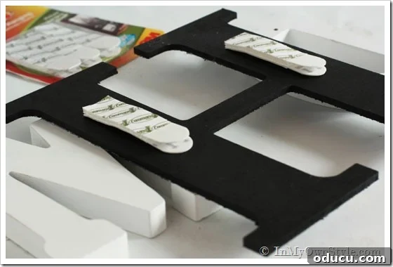 How to hang art How to hang wall gallery art and frames using Command Brand strips.