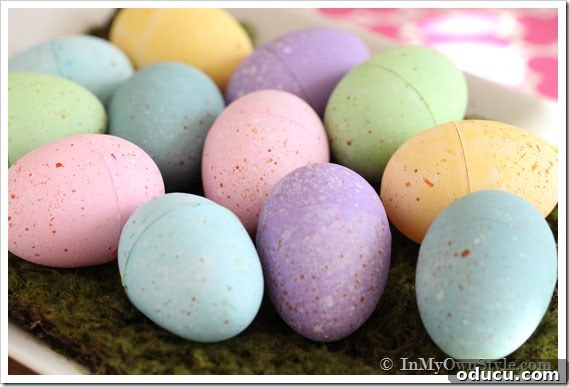 Chalk Paint Easter Egg Speckling Tutorial A step-by-step chalk painted Easter egg tutorial, demonstrating the speckling technique with a brush for decorative eggs.