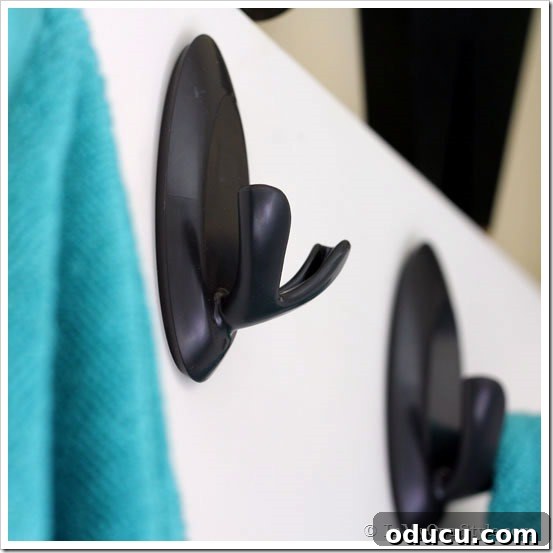 3M-Guest-Room-Towel-Double-Hooks Towel hooks on wall displayed in a decorative way