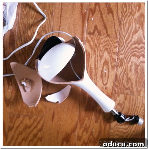 Broken-Lamp Broken-Lamp