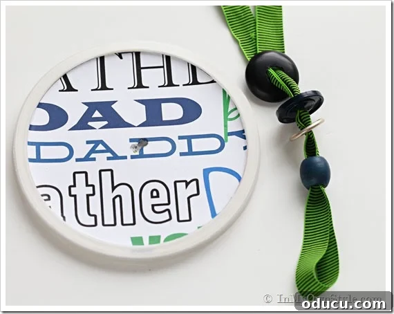 Father's-Day-Gift-Wrap-Topper-Ideas Creative Father's Day Gift Wrap Topper Ideas with Buttons and Ribbon